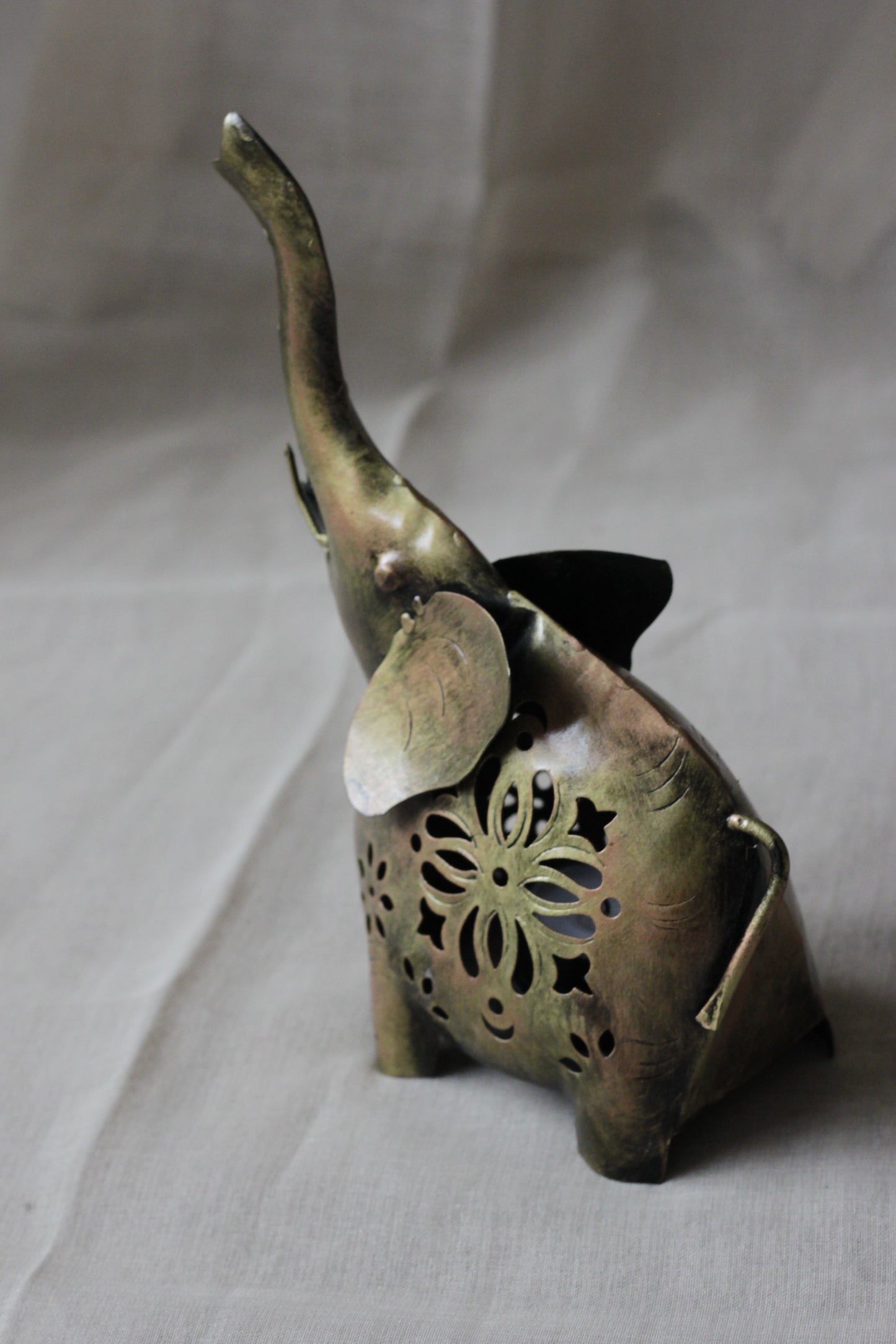 Iron Elephant Candle Holder – Handcrafted Elegant Metal Showpiece
