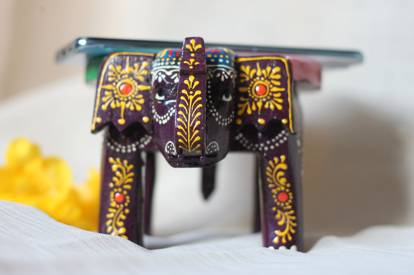 Hand-Painted Wooden Elephant Stand – 4" Decorative Accent