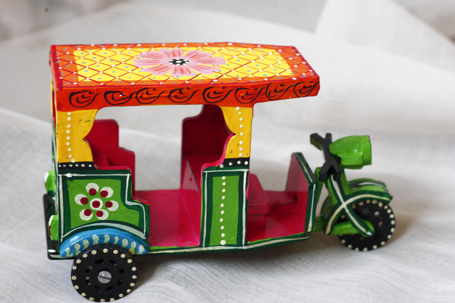 Auto Rickshaw Wooden Container – Hand-Painted Babool Wood
