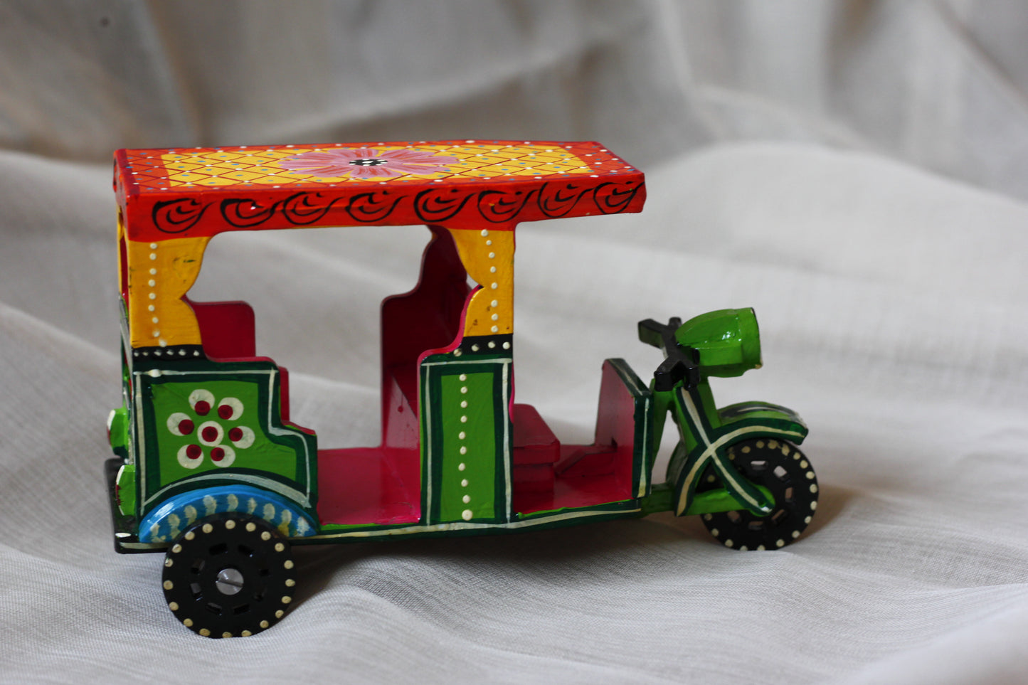 Auto Rickshaw Wooden Container – Hand-Painted Babool Wood