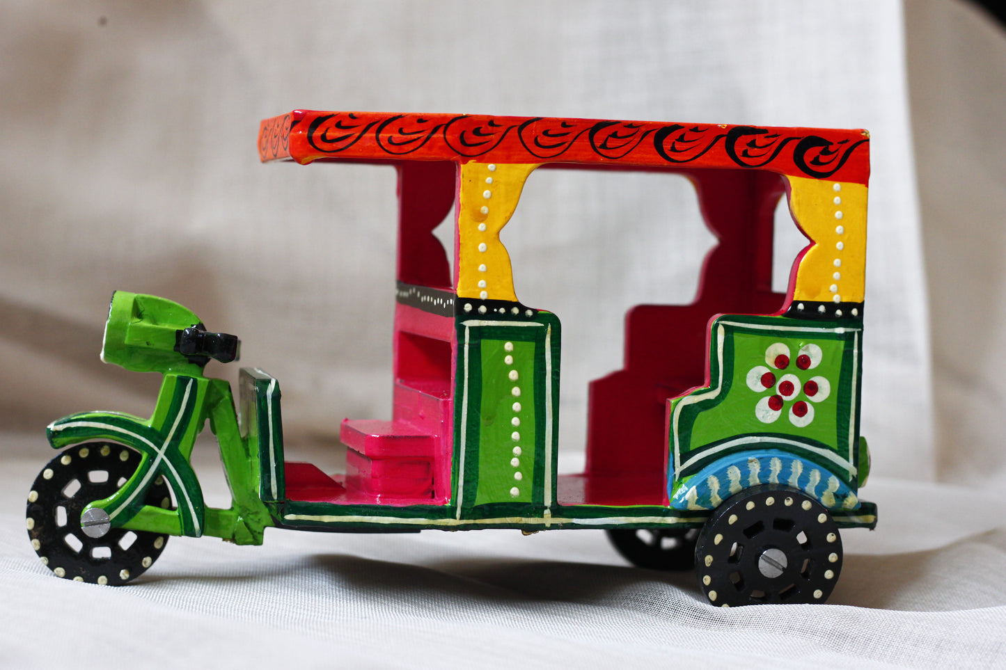 Auto Rickshaw Wooden Container – Hand-Painted Babool Wood