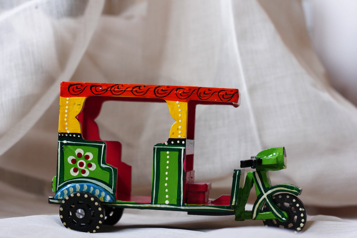Auto Rickshaw Wooden Container – Hand-Painted Babool Wood