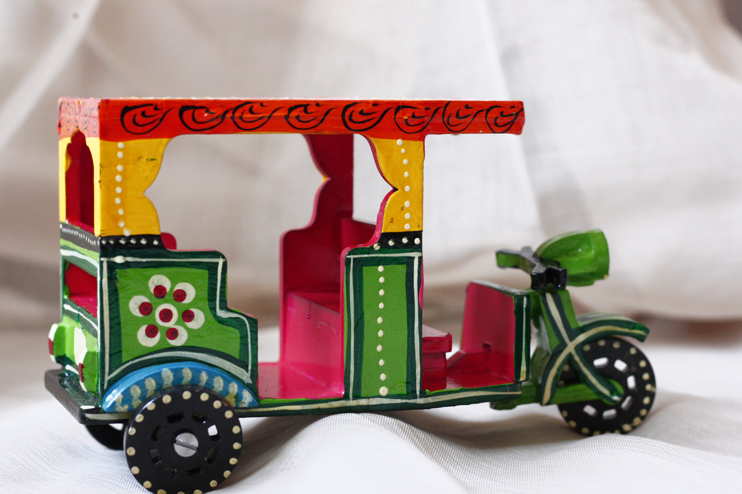 Auto Rickshaw Wooden Container – Hand-Painted Babool Wood