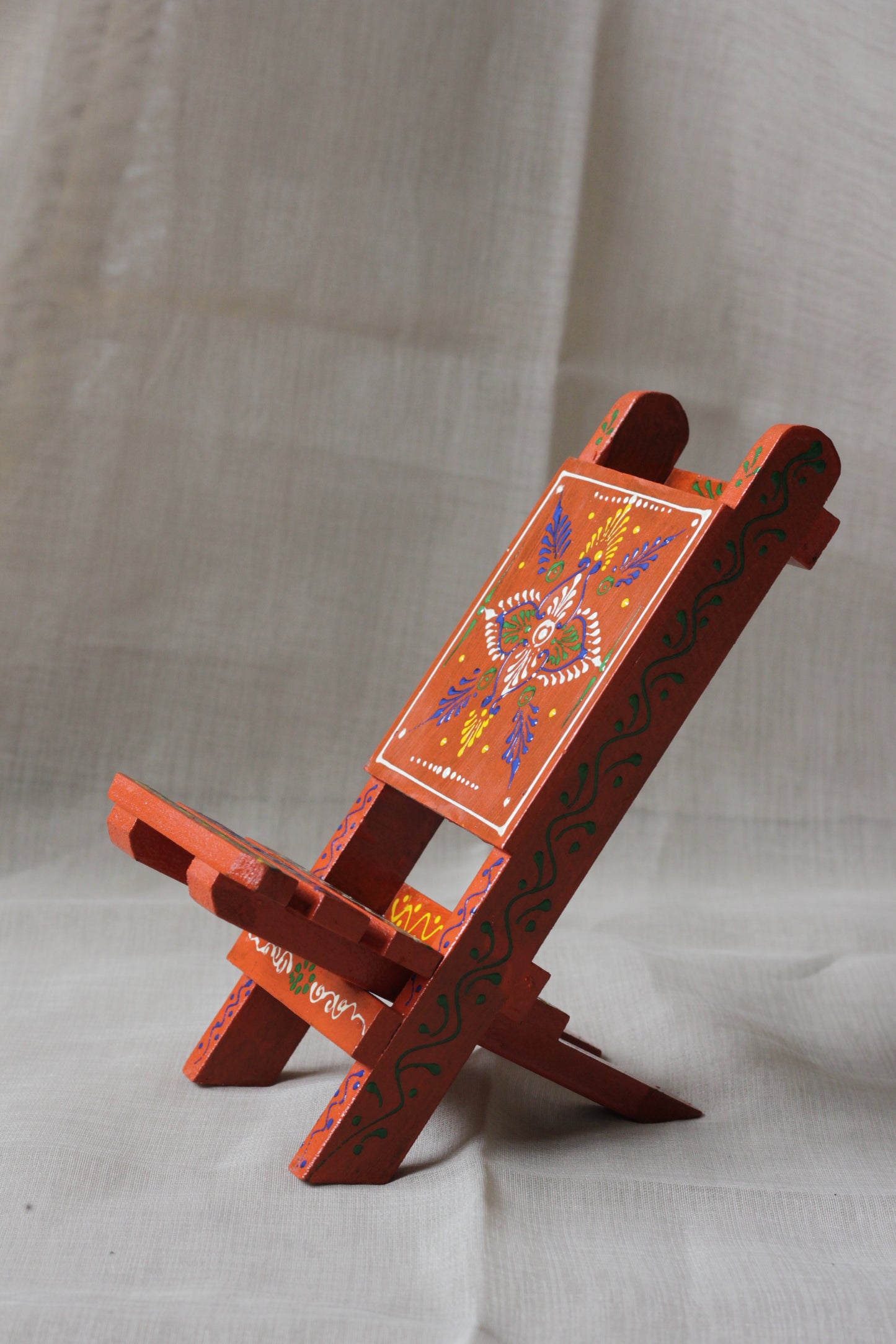 Handcrafted Wooden Mobile Stand – Hand-Painted Guler Wood