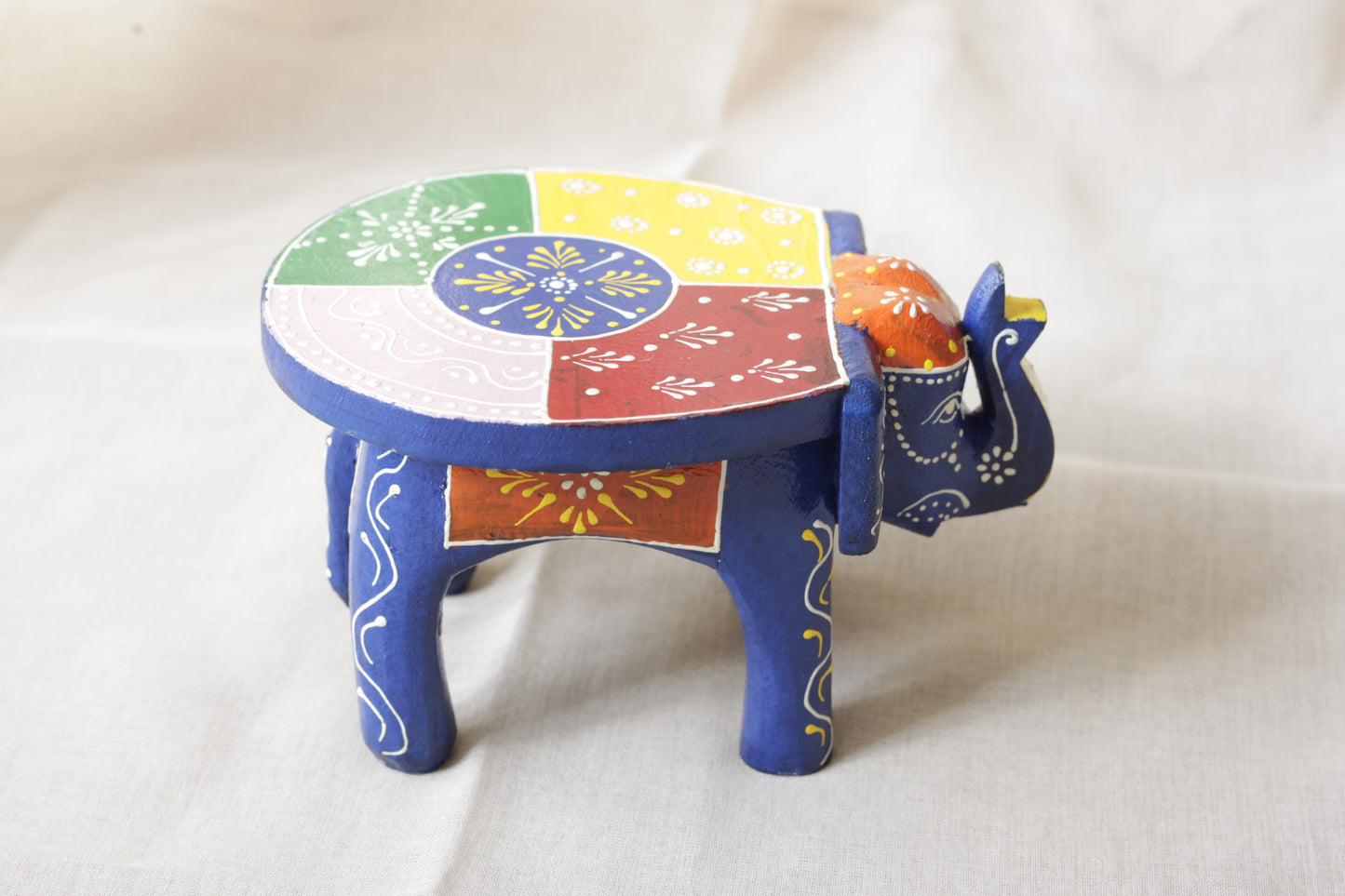 Hand-Painted Wooden Elephant Stand – 4" Decorative Accent